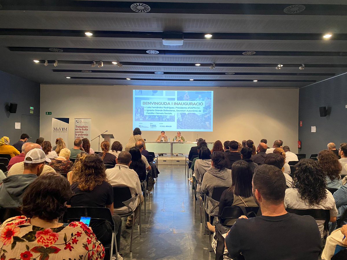 xarxaeapncv's tweet image. XVI TROBADA AUTONÒMICA DE PARTICIPACIÓ DE L&apos;EAON CV 🎉

Comencem el nostre acte més rellevant de l&apos;any, on reunim a representants de l&apos;administració i a participants de les nostres entitats. 

Tenim per davant una jornada carregada de propostes i preguntes.🦾