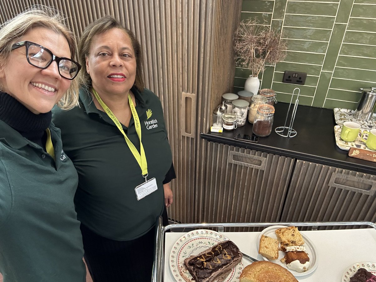 Alex Dabek (@alex_dabek) on Twitter photo We had a blast volunteering at <a href="/HoratiosGarden/">Horatio's Garden Charity</a> , lifting spirits (and the weather!) with smiles and much-needed cake! 🍰🌿 Bringing a little piece of the garden to patients’ bedsides. 💚 <a href="/kimcalexander/">Kim Alexander</a> <a href="/BBK_Spinal/">BBK Spinal Team</a> We had a blast volunteering at <a href="/HoratiosGarden/">Horatio's Garden Charity</a> , lifting spirits (and the weather!) with smiles and much-needed cake! 🍰🌿 Bringing a little piece of the garden to patients’ bedsides. 💚 <a href="/kimcalexander/">Kim Alexander</a> <a href="/BBK_Spinal/">BBK Spinal Team</a>