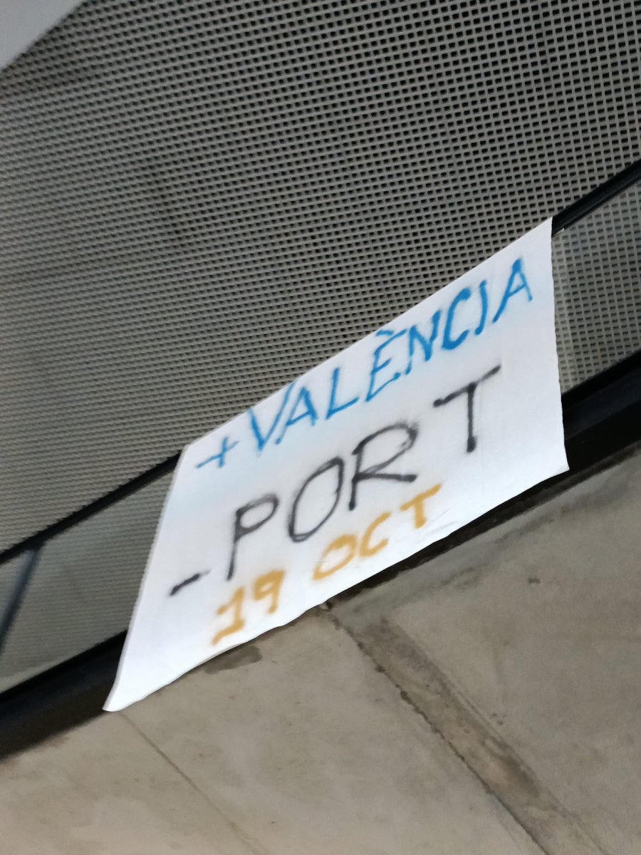 Els col·lectius estudiantils ens organitzem per a la manifestació del pròxim 19 d'octubre 🔑

Perquè tenim DRET A L'HABITATGE lluitarem per combatre L'ESPECULACIÓ ✊🏽🔥🏠