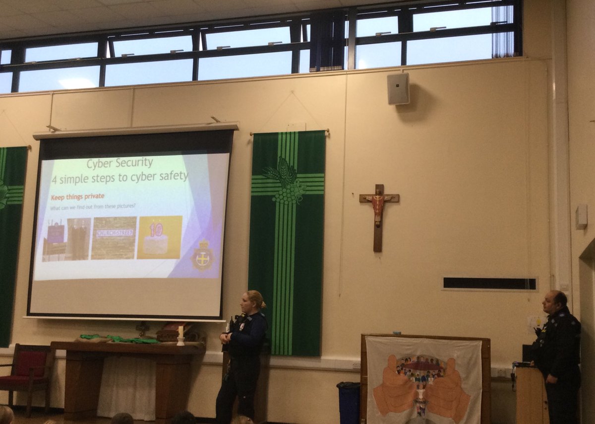 Thank you to our local police officers for coming and talking to KS2 about staying safe online💻 <a href="/DurhamPolice/">Durham Constabulary</a> #StaySafeOnline