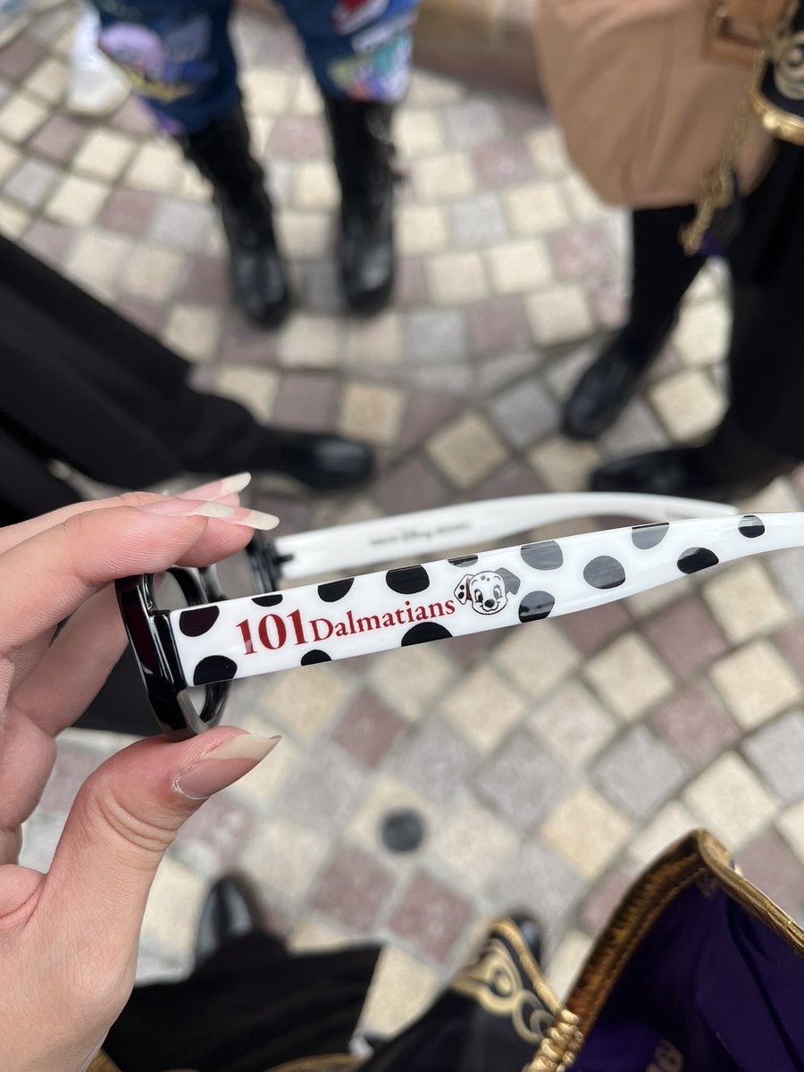 _APPPPLE_'s tweet photo. あの　その　メガネくんが死んだので　その　横から見るとトレクロクソ浮かれポンチでごめん　現地調達して　その　その… https://t.co/GYsS7zlESR