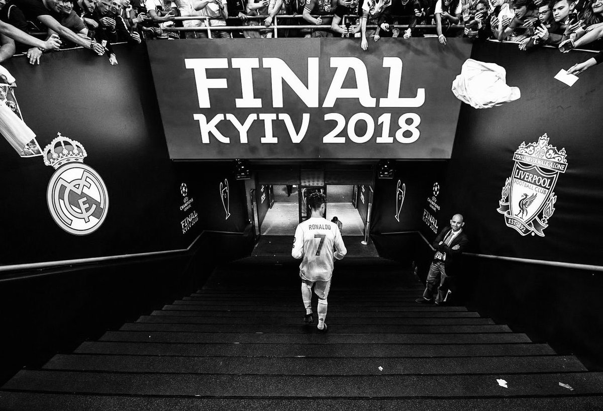 v70v_'s tweet image. ููู ูููู ูู
ุงุฐุง ุงุฎุชุฑุชูู
ูุฃุฎุฐุชููู ุจูุฏููู ู
ู ุจูู ุงูุฃูุงู
ู
ูู
ุดูุชู ุจู
ูู
ุดูุชู ุซู
ู ุชุฑูุชููู
ูุงูุทูู ูุจูู ูู ุงูุฒููุญุงู
ู - (2018)๐