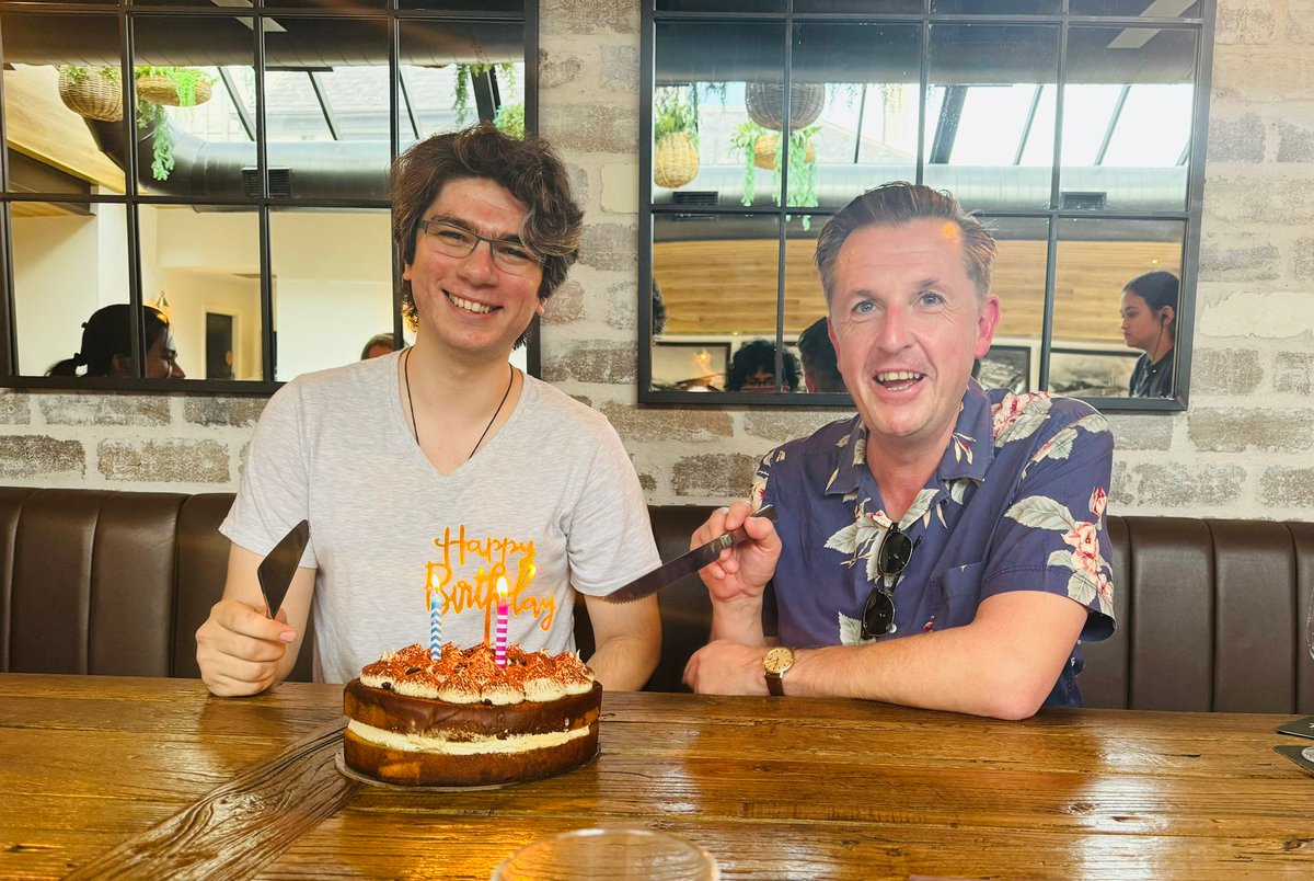 Rama_Kasige's tweet photo. Throwback to the joint birthday celebration for Scott and Sajjad!🥳
#siliconcrew
#lablunch
#September2024 https://t.co/ofH7EksaGv