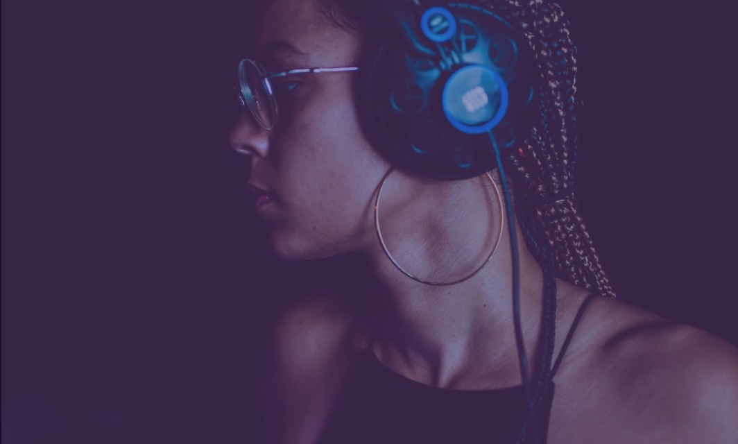 LadiesLuvMusic's tweet image. #LadiesLuvMusic Let the music play... DJPlease