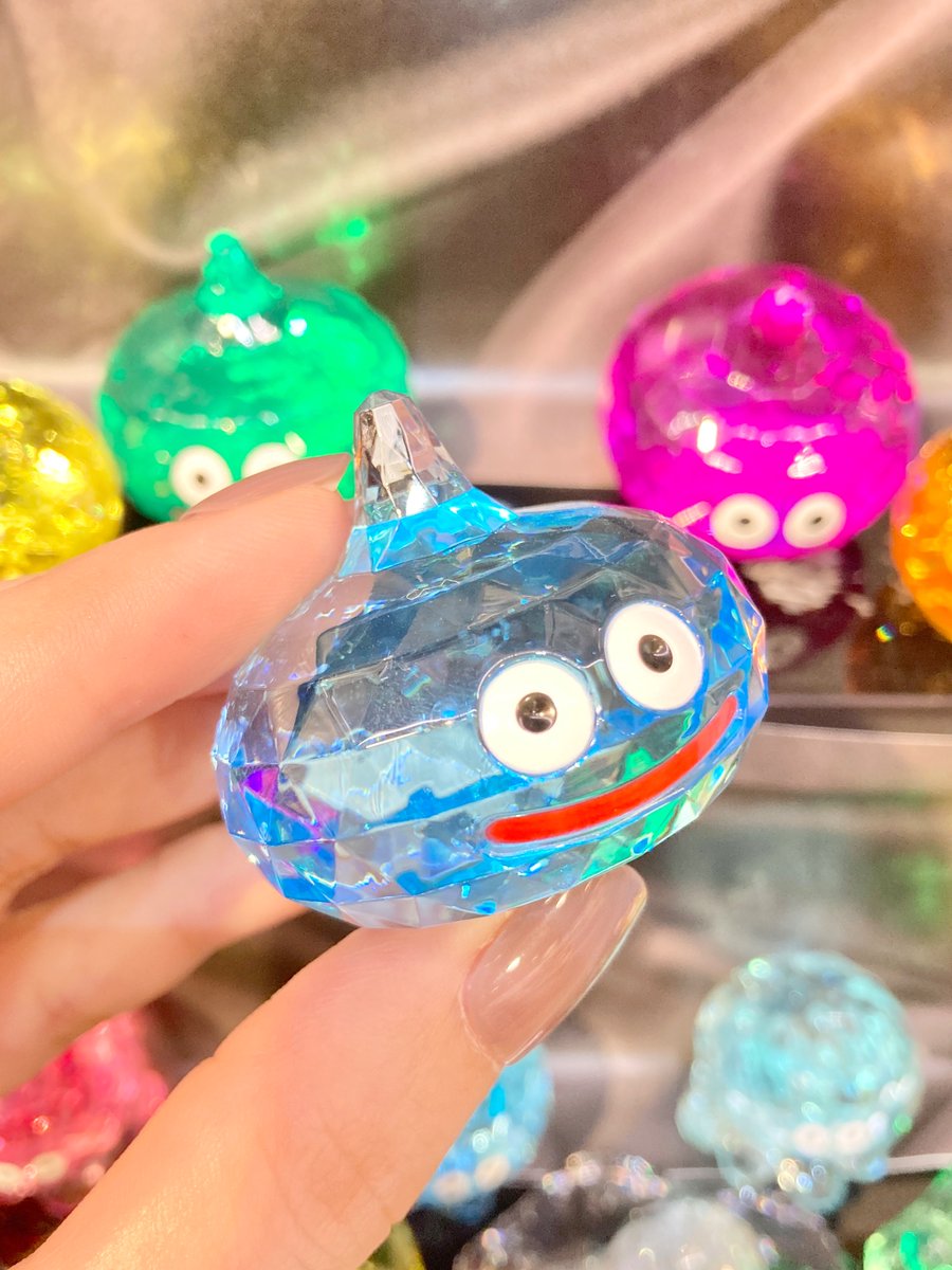 クリスタルダイヤモンド風ラウンドカットキーリング ✨人気商品✨ 【#ドラゴンクエスト】 クリスタルモンスターズ～ダイヤ