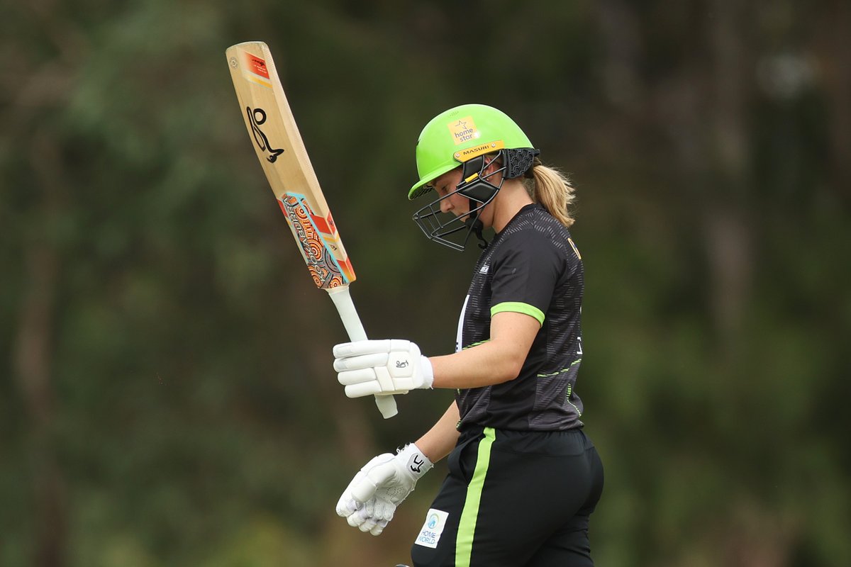 ThunderBBL's tweet photo. 3/183 from 20 overs 💥
Tahlia Wilson 81 (57)
Anika Learoyd 60 (37)
#t20springchallenge https://t.co/RAvOaPGnDT