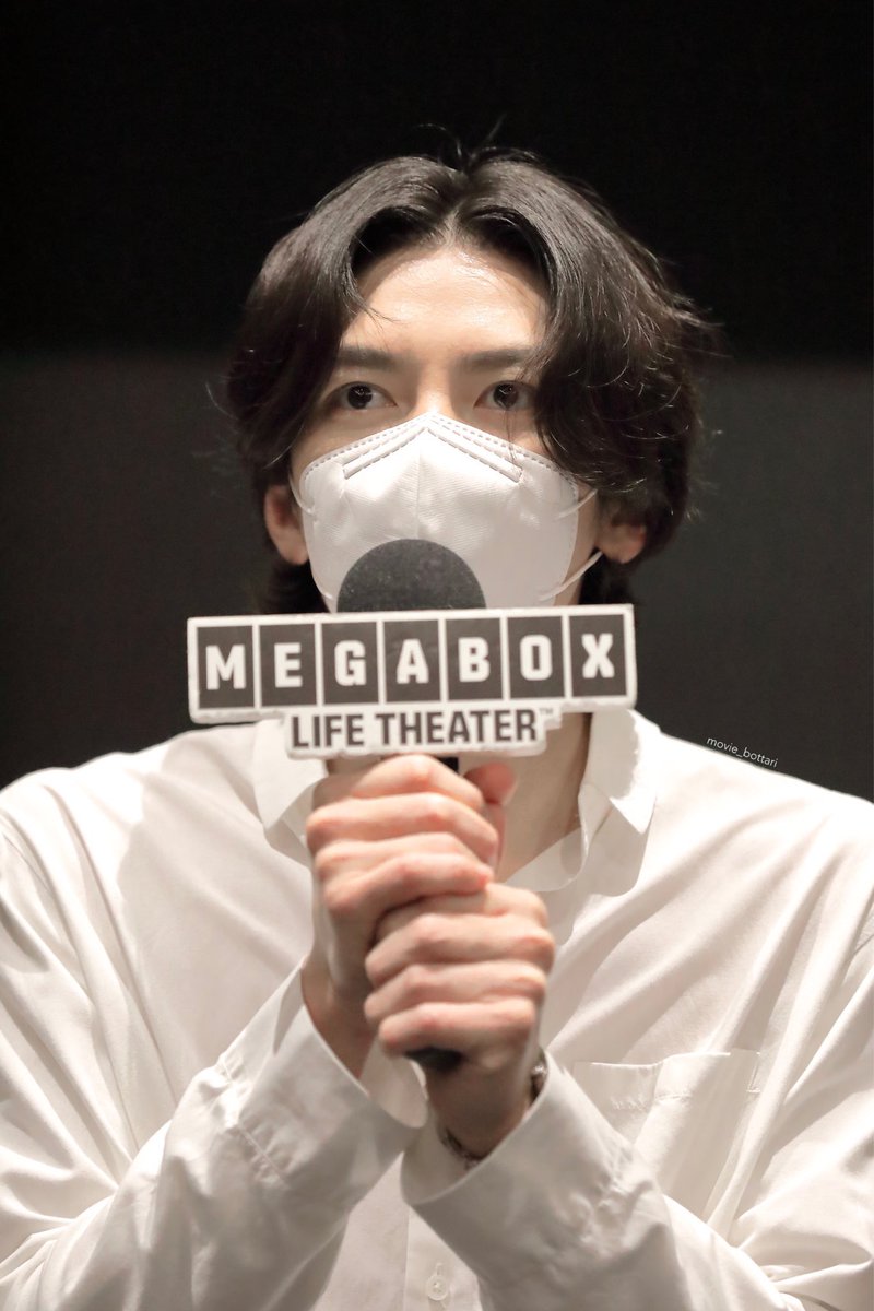 dz_dazz's tweet photo. 안나라 촬영중이라 다이어트 갈겨서 개말랐지만
기본 어깨골격 존재감은 살아있는 지떤남성
난 이 이야기를 참 좋아한다.

#지창욱 #발신제한 https://t.co/ToRdtHCUbs