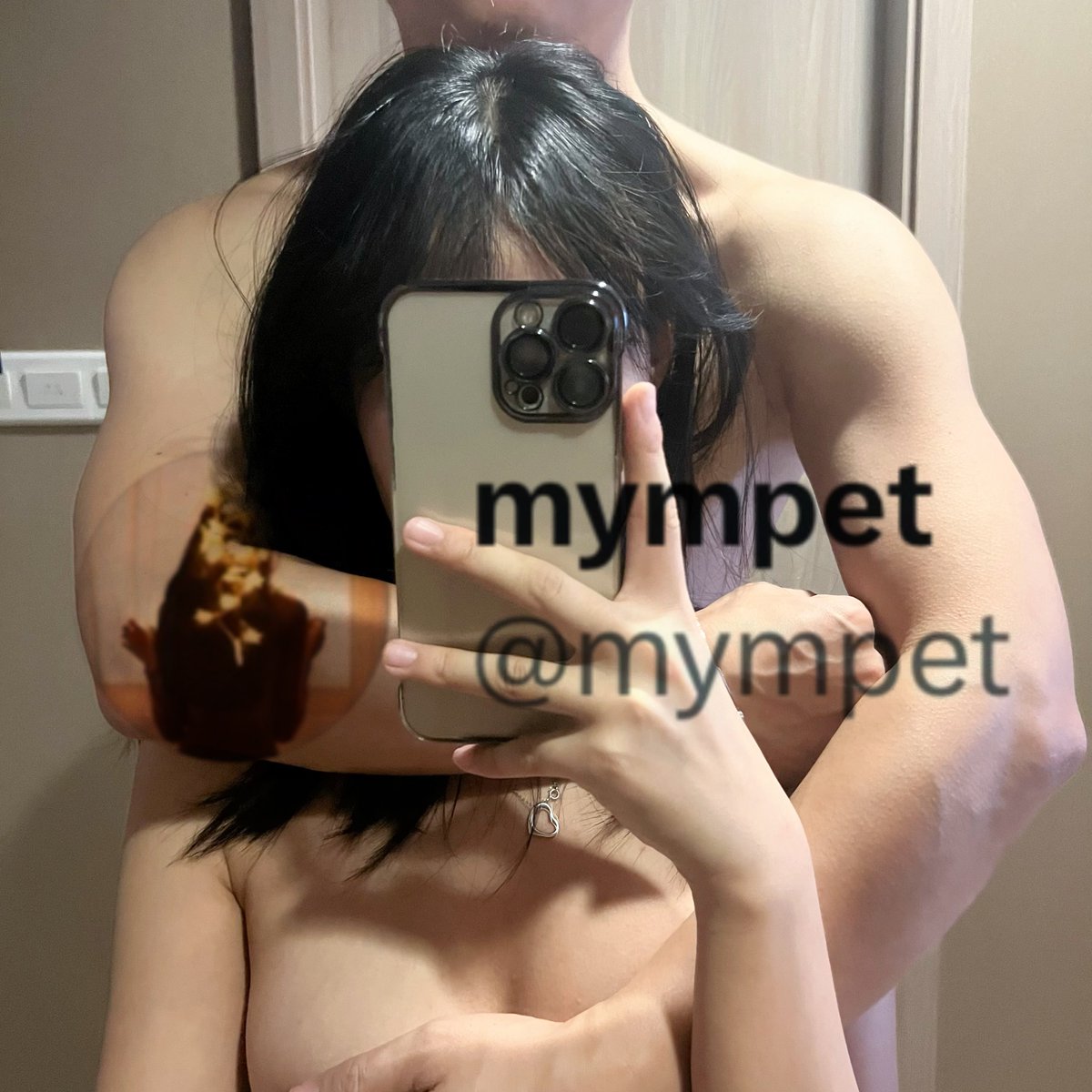 建一个微信交流群，仅限真实的夫妻、情侣或主奴进群。想加入的宝宝们私信我就行 https://t.co/3Ag9OooNv0