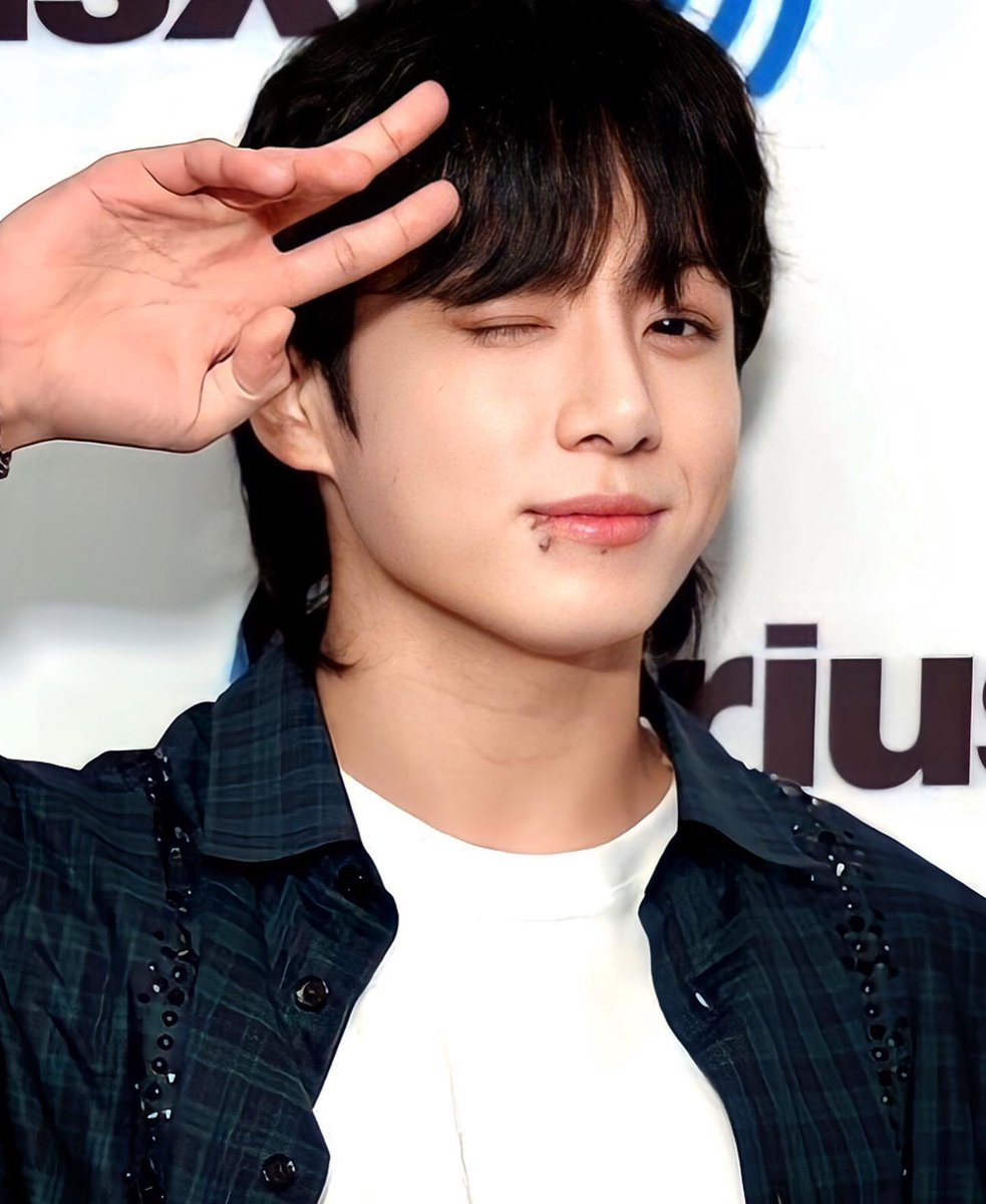 purple6401's tweet photo. RT &amp; REPLY

I vote #Jungkook for #2024MAMAVOTE https://t.co/h8HMSjasFp