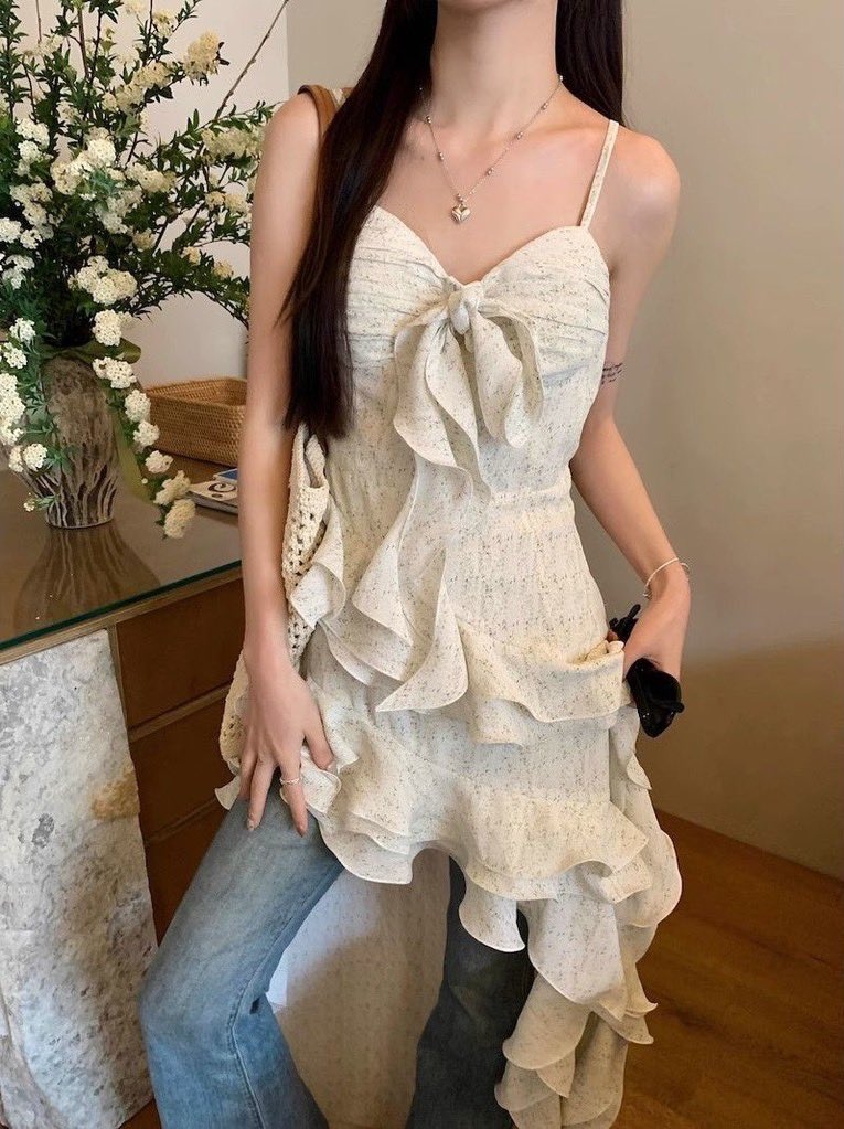 moievous's tweet photo. dress over jeans outfit ideas ⭑.ᐟ
idol like ootd inspiration 

a thread https://t.co/zv9saRgQYw