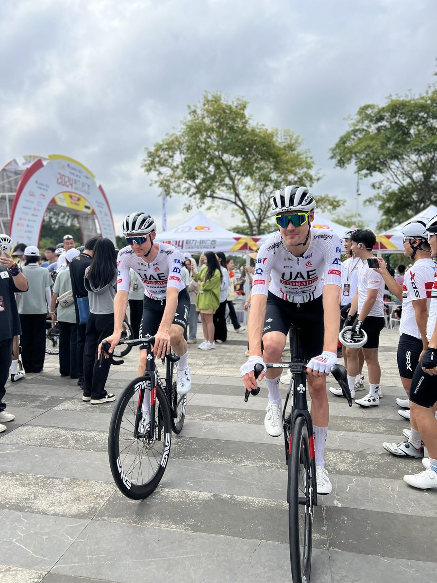 TeamEmiratesUAE's tweet photo. 🇨🇳 #TOG2024 All smiles! #WeAreUAE https://t.co/g0hGPaQ6Jf