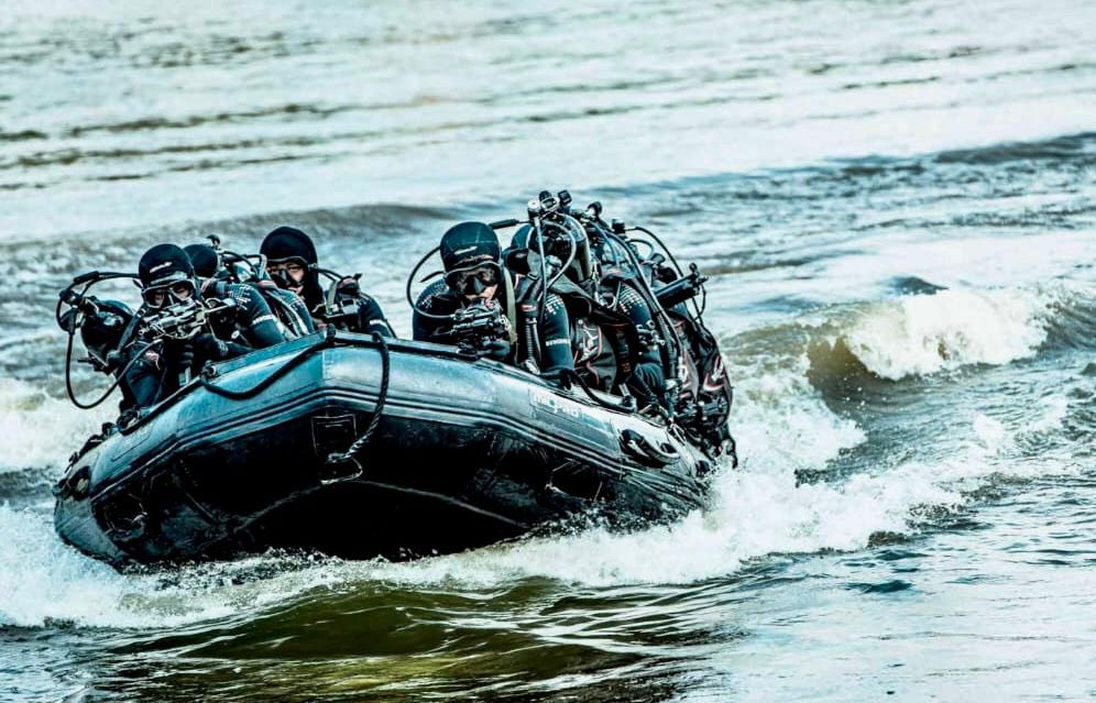 mygovindia's tweet image. To the brave souls of the NSG, your commitment is what keeps India safe and secure! 

Saluting your valour, professionalism, and dedication on this day. 

#NSGRaisingDay
#NSGCommandos