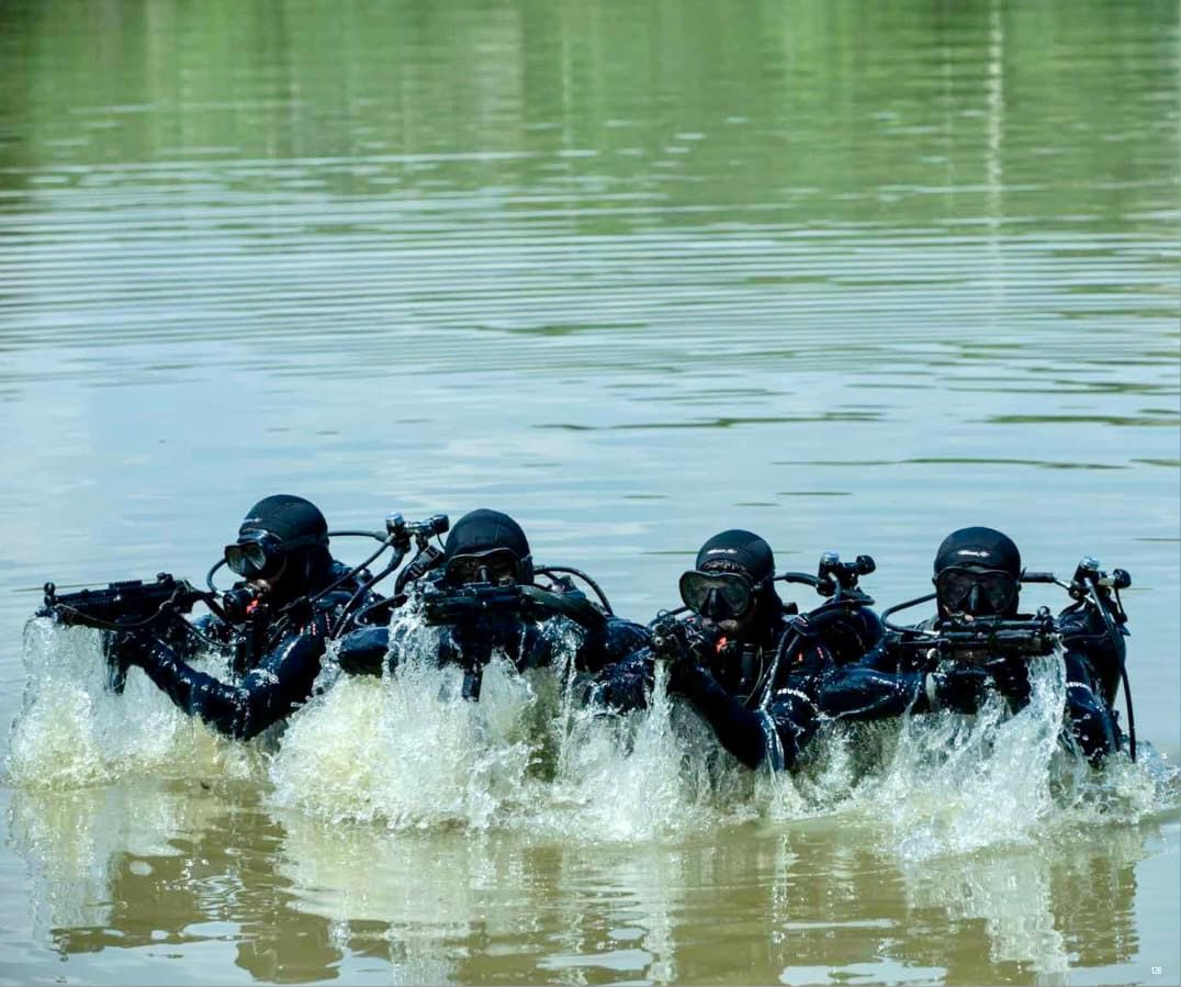 mygovindia's tweet image. To the brave souls of the NSG, your commitment is what keeps India safe and secure! 

Saluting your valour, professionalism, and dedication on this day. 

#NSGRaisingDay
#NSGCommandos