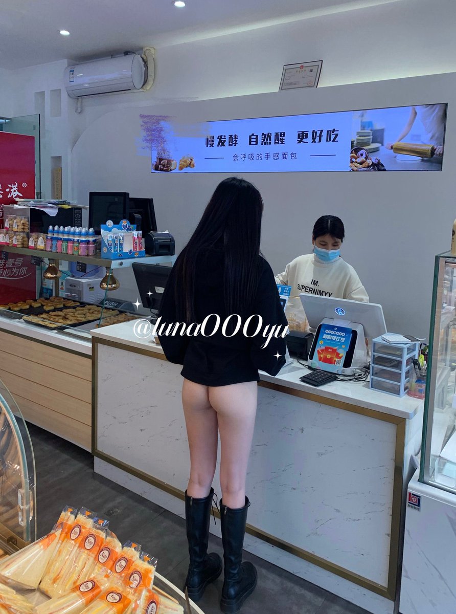致敬消失的露出大神luna！

继续回顾更新中…

luna不止会露出，还会肛交
还会夹着精液打游戏🎮
完美的极品女人

女菩萨luna各种人前露出送温暖，
神一样的存在🔥🔥🔥🔥🔥 https://t.co/XwJxBboGEt