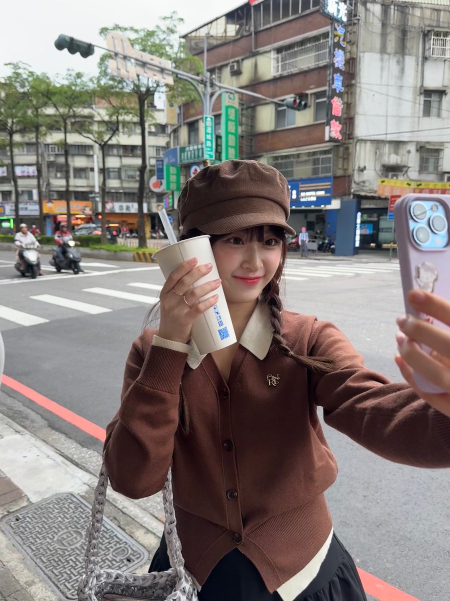 FCENM_ILY1's tweet photo. 행복한 추억🤎🧸🤍🧋💭

#ILY1 #아일리원 #アイリーワン
#RIRIKA #리리카 #リリカ https://t.co/Emzt5RM5Tr