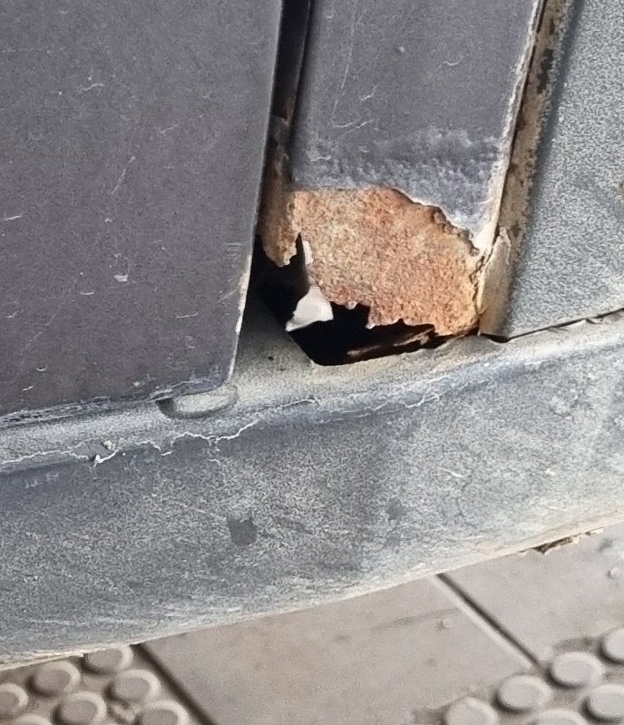 realanuraag's tweet photo. @TorqueIndia But Rusting is the common feature across all 121 variant #Tatatrust2rust @TataMotors_Cars @tatatrusts https://t.co/xEM4MRCKpA