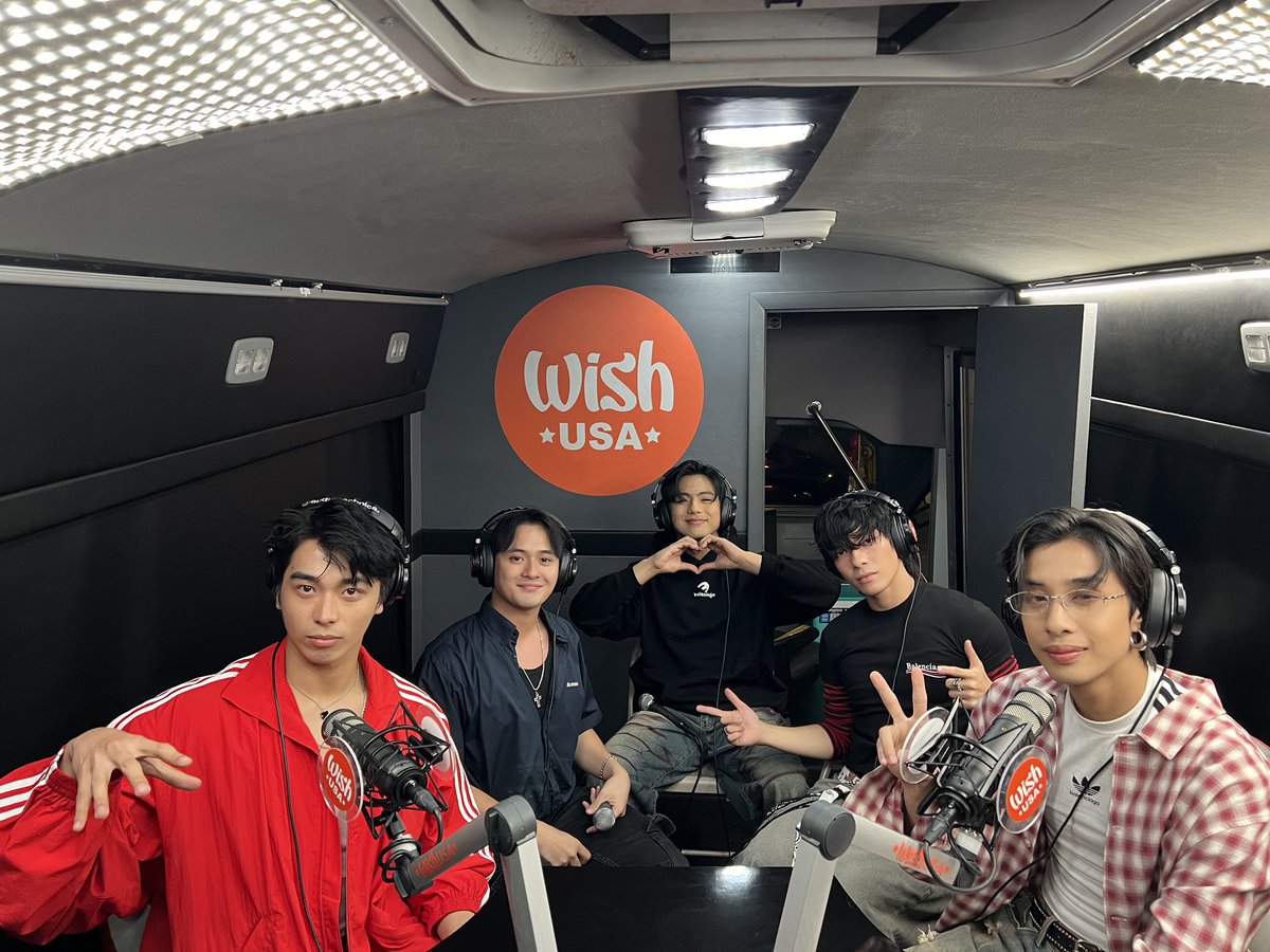StarMusicPH's tweet image. AND THEY ARE BACK!

@bgyo_ph back at the @wishusaoffical Bus now with their song “Trash” 🚮 

WATCH here:
🔗 youtu.be/6gi2nzwWIxM 

TRASH ON WishUSA
#BGYO #BGYO_Trash