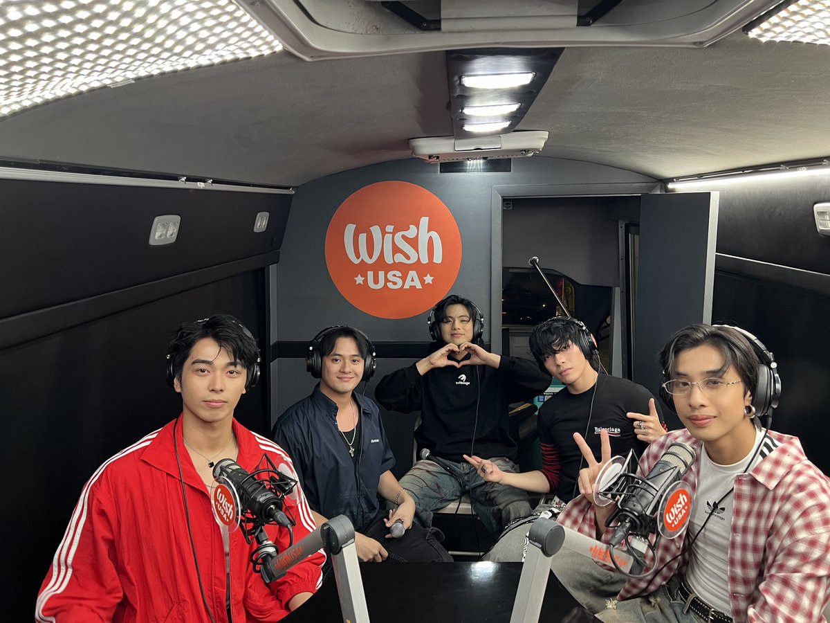 StarMusicPH's tweet image. AND THEY ARE BACK!

@bgyo_ph back at the @wishusaoffical Bus now with their song “Trash” 🚮 

WATCH here:
🔗 youtu.be/6gi2nzwWIxM 

TRASH ON WishUSA
#BGYO #BGYO_Trash