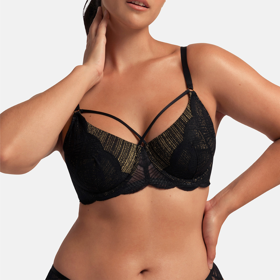 official_dorina's tweet image. ✨ The beauty is in the detail with BAILEY ✨ Rich textures and elegant straps that frame your curves beautifully!⁠
#WithWire #NonPadded #Lurex #Sparkling #LaceDetails #Black #LatestFavourites #DORINA ⁠