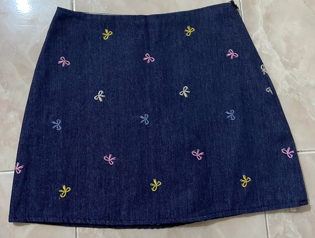 aaaa_ee00's tweet photo. ❤️ยังไม่เคยใส่ (130 ) รส.
NORRA Skirt Pants กระโปรงสั้นรอบทรงเอผ้ายีนส์พิมลาย มีกางเกงซับ
#กระโปรง #ส่งต่อ #ส่งต่อเสื้อผ้าราคาถูก https://t.co/vx5NCKMgwT