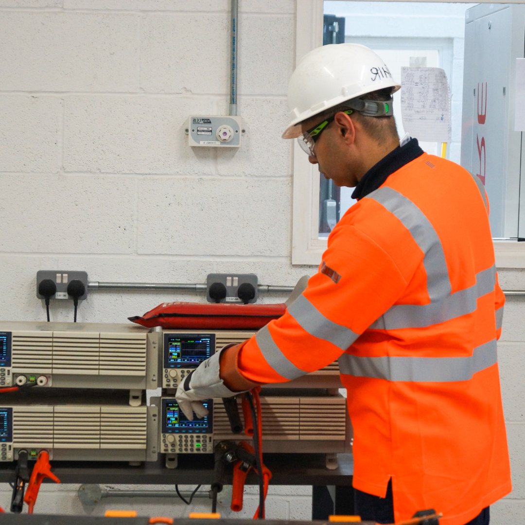 As electric vehicles (EVs) continue to reshape transportation, the need for responsible recycling of EV batteries is more critical than ever.
 
Got EV batteries to recycle? Get in touch: uk.emrgroup.com/what-we-do/adv…