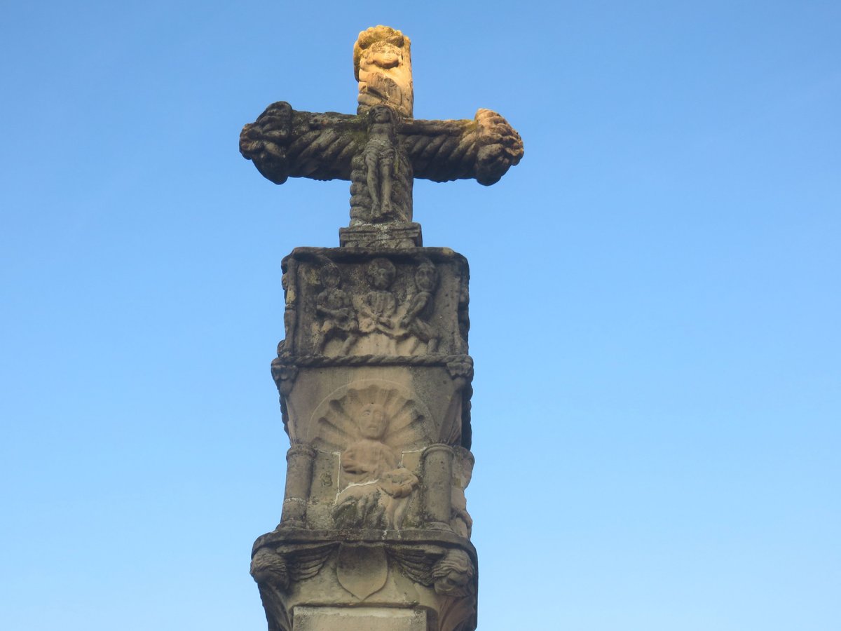 patcdiba's tweet photo. Bon dia amb el #patrimonideldia! Les creus de terme se solien col·locar vora els camins o a l'entrada de viles i monestirs. Al capitell de la creu de terme de #Jorba hi podeu veure representades 4 escenes de la Passió de Crist: https://t.co/MXD1HHKL5q @AjJorba @CulturaDIBA https://t.co/ulPWdf3xgO