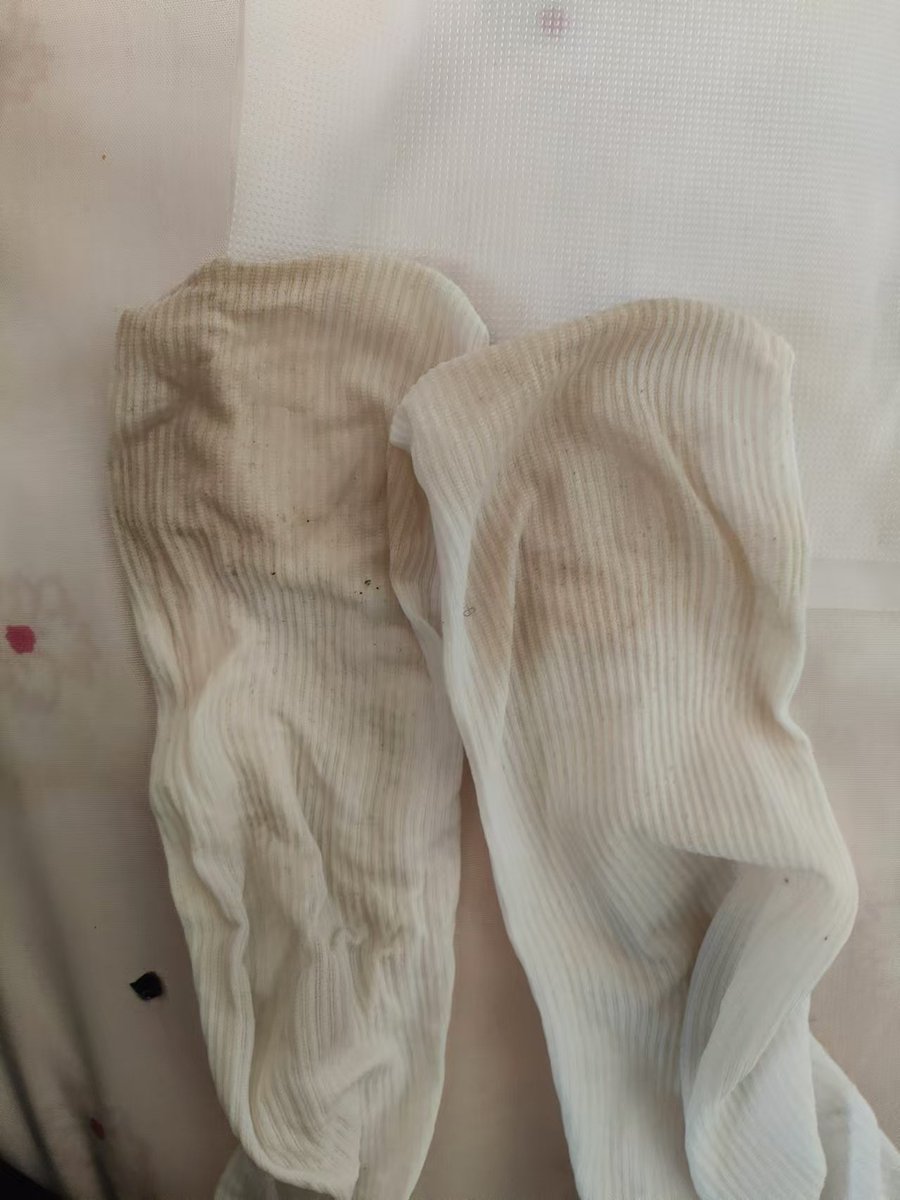 福利姬云朵小羊的原味屋分享的黄推图片2 - 网红私拍内容