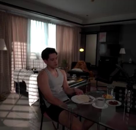 oh ayan sige kare-kare ka pa ah, edi ngayon matamis na scrambled egg din pala hahanapin mo