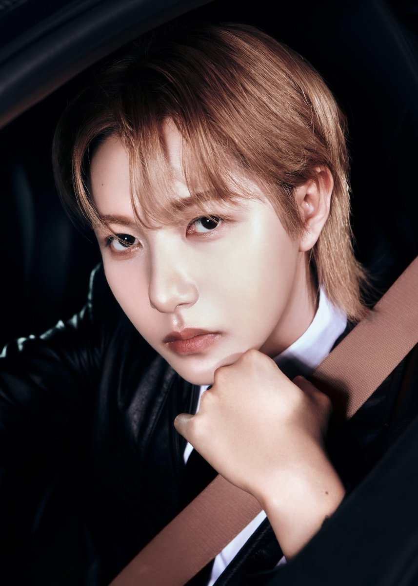 1768323_rj's tweet image. 시그 런쥔이 완전 도련님이잖아 😳