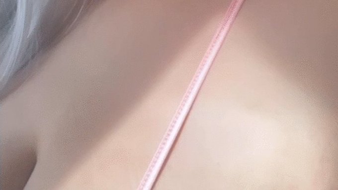 Just sold a #clip - A Little Tight https://t.co/PeYuGmpqwT https://t.co/Ifk3cxh1o9