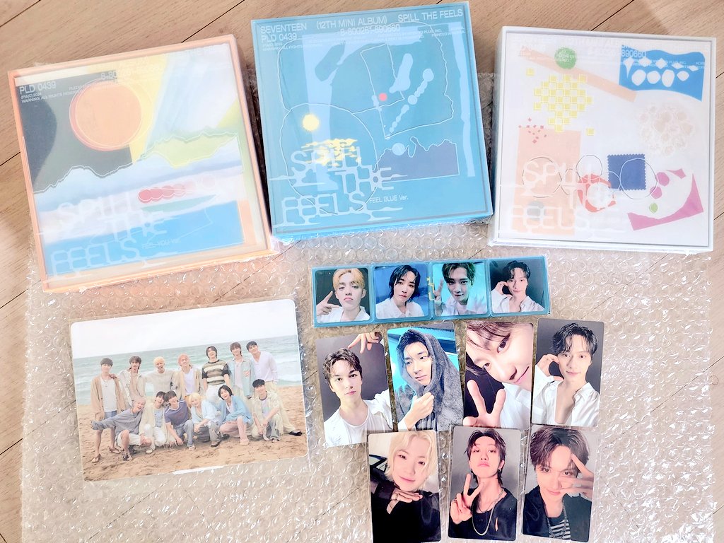 S2m1ngS2's tweet photo. 위버스 앨범 왔다 !
출고준비중으로 계속 떠서 악플 퍼담고있었는데 언제 말���이 온거야 https://t.co/QBpDJDfweR