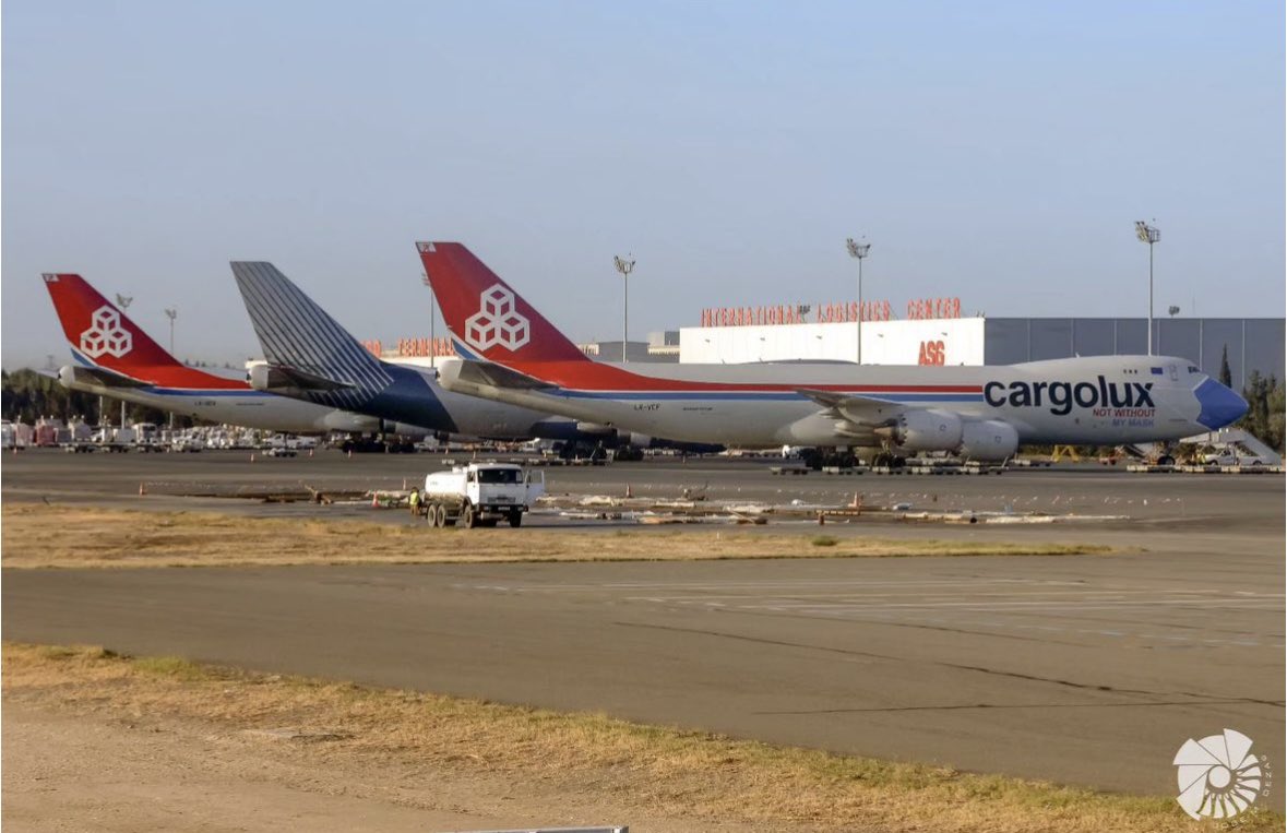 air_comment's tweet photo. #cargolux #boeing #b748f #queenoftheskies #cargo #freighter #jumbo #baku #gyd #canon #sigmasports #sigmaespaña #aviationphotography #aviation #avgeek
#aviationgeek #aviationlovers #aviation4u
#planespotting #spotters #instaircraft #instaviation
@spottersbcnprat #aircomment https://t.co/a0UILNeHfp