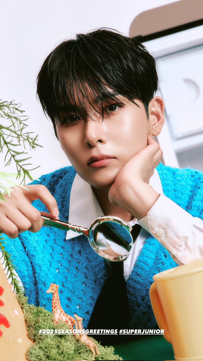 ryeong9atilisai's tweet photo. 2025 SEASON'S GREETINGS
SUPER JUNIOR BRUNCH LAB

#려욱 #RYEOWOOK