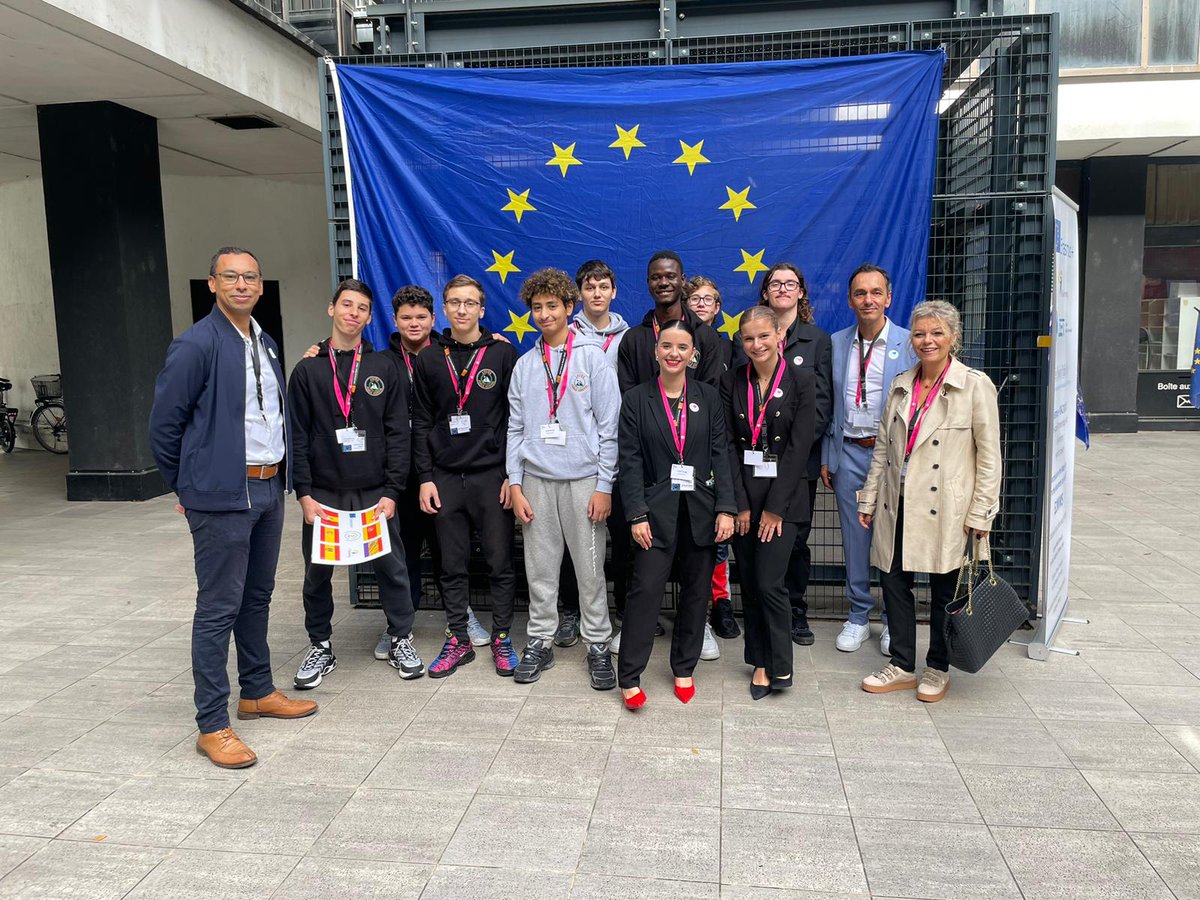 cap_elec's tweet photo. 🇪🇺 #ErasmusDays2024 au Rectorat de Grenoble : nos apprentis électriciens du Lycée Pablo Neruda brillent !
Projets hybrides #eTwinning & #ErasmusPlus #E2WMS & #PS2ET présentés 🌟
Partenariats européens, formation pro & impact
#VET #FormationPro https://t.co/wBtKf9eP5d