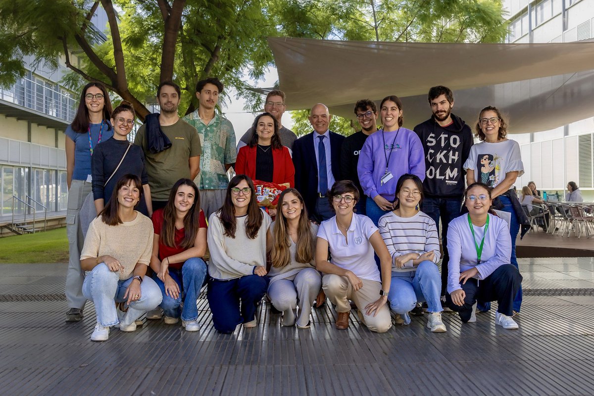 Echavarren_Lab's tweet photo. 🎉 Congratulations to our  newest #doctor @tania_medina97 for her brilliant PhD thesis defense!  @Echavarren_Lab @ICIQchem @iCERCA @_BIST We wish you all the best for the future Tania! #Chemistry #Tarragona #phdlife 🥂🎓👨‍🔬🧪🖋️☺️ https://t.co/jzow47HpWN