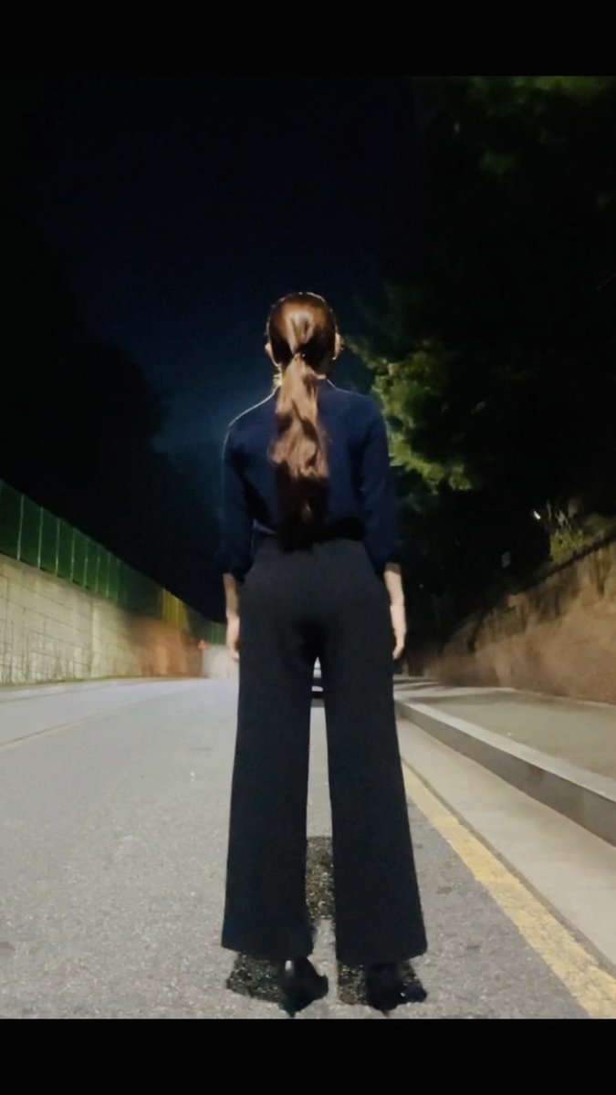 #CD 

난 사실..

스커트 보다는

팬츠를 더 좋아함

시디인지라…

여성성을 더 강조하려고 스커트를 입을 뿐