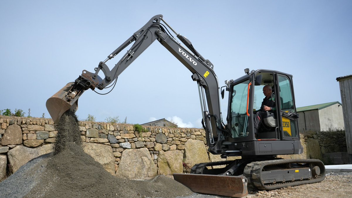 One-Man Band with All the Toys: Digger Man Blog 

earthmoversmagazine.co.uk/digger-man/vie…

#diggermanblog #earthmovers #excavators #planthire #Volvoce_emea