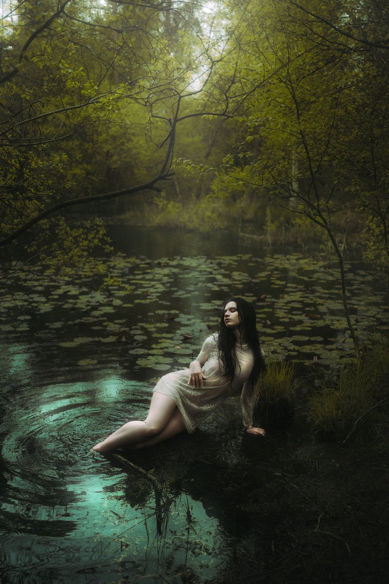 faallwy's tweet image. Bonjour,
Je suis photographe depuis 4 ans et je vis de mon travail depuis 1 an. En ce moment je traverse une phase assez compliquée financièrement, je me permets donc de vous montrer mon travail afin d’agrandir ma communauté 🤍
Je vends mes tirages et je fais des prestations ✨