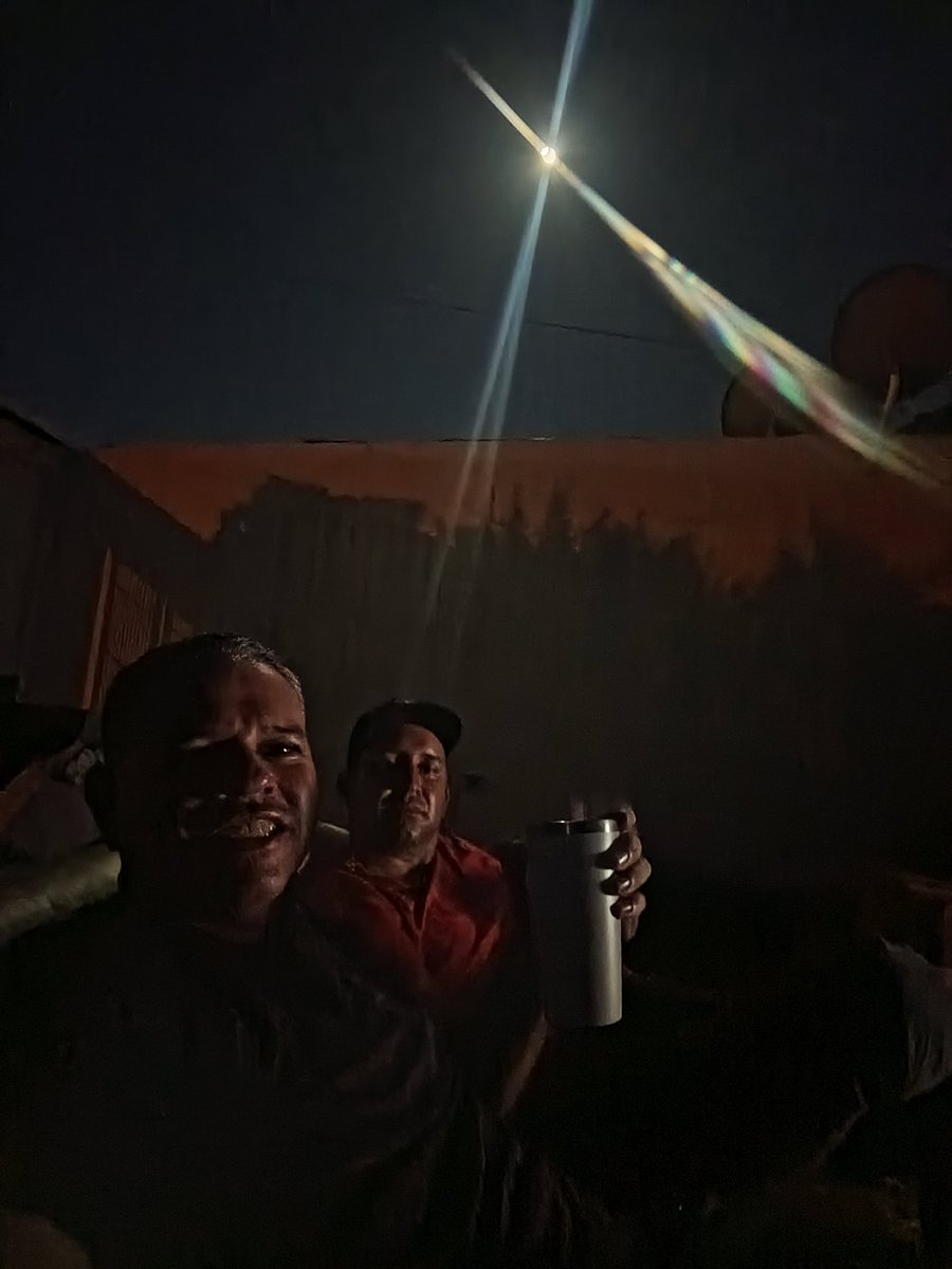 jonathanjqg03_'s tweet photo. Saludos, Sorprendente la imagen de la Luna. https://t.co/M4z4lD8sM9