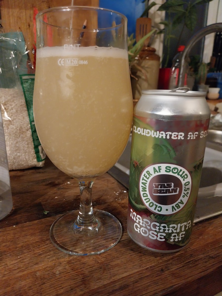 Excellent salty, limey, lemony gose. <a href="/cloudwaterbrew/">Cloudwater Brew Co</a> #alcoholfree sour last night. Full fruit flavour. Wish it was summer. #nabeer #afbeer #alcoholfreebeer #nonalcoholic