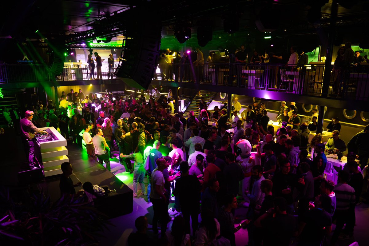 OutSystems's tweet photo. Neo can really throw a party! What a great night! Thanks to everyone in our community who came out and made it unforgettable. #NeoParty #ONEOutSystems https://t.co/Q8SUZupFnE