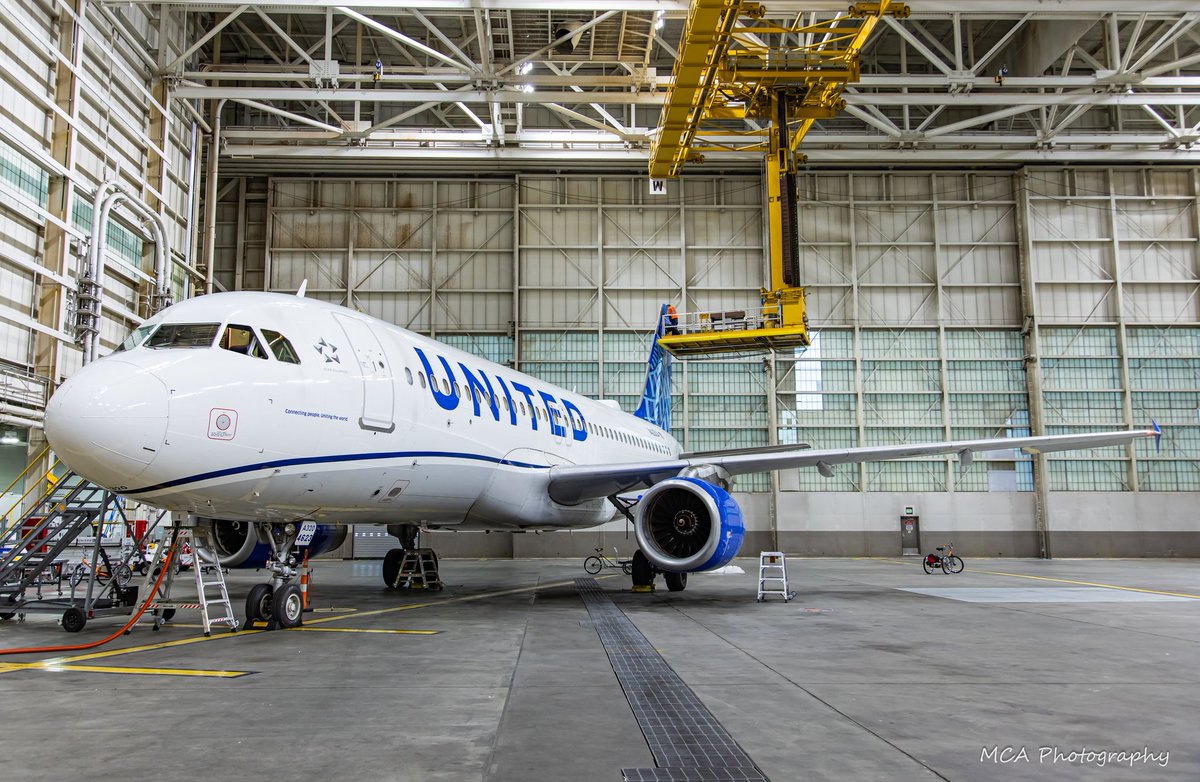 mca_photography's tweet image. @united #Technicians inspect the vertical stabilizer of an @Airbus in the @DENAirport #hangar for #TechOpsTuesday 

#TechnicianTuesday 
#beingunited 
#goodleadstheway
