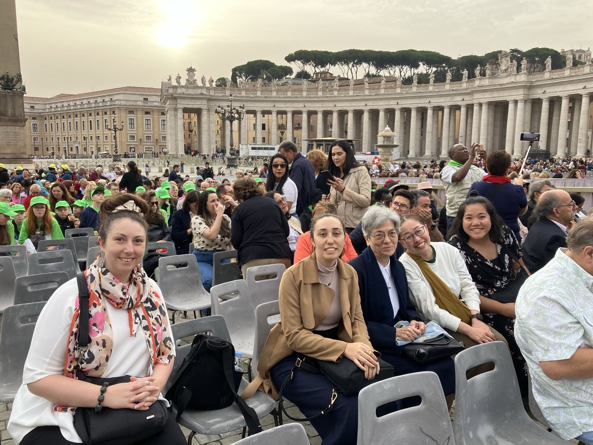 Awaiting the Papal Audience in St Peters’s Square