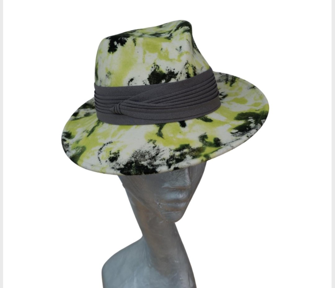 Hats2go's tweet image. I have just completed this gorgeous felt Trilby I couldn&apos;t resist the fabric 😍
#trilby #handmade #hatdesigner