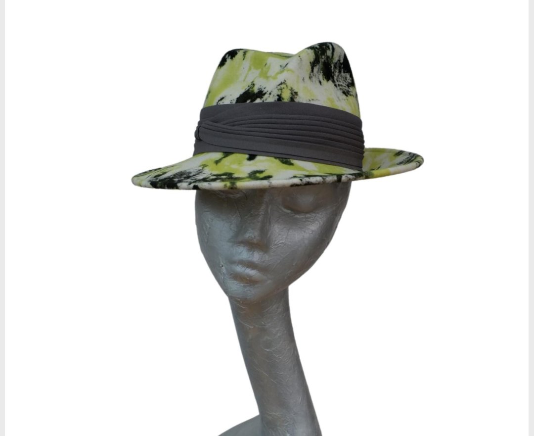 Hats2go's tweet image. I have just completed this gorgeous felt Trilby I couldn&apos;t resist the fabric 😍
#trilby #handmade #hatdesigner
