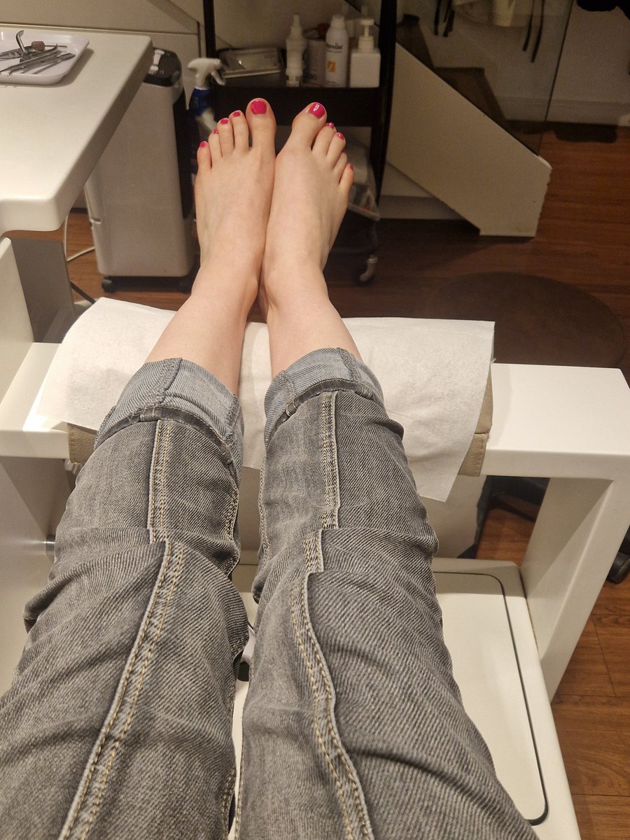 Sooo viel zu tun im neuen Job 🫠
Da hab ich diese Pedi gut gebrauchen können 💖