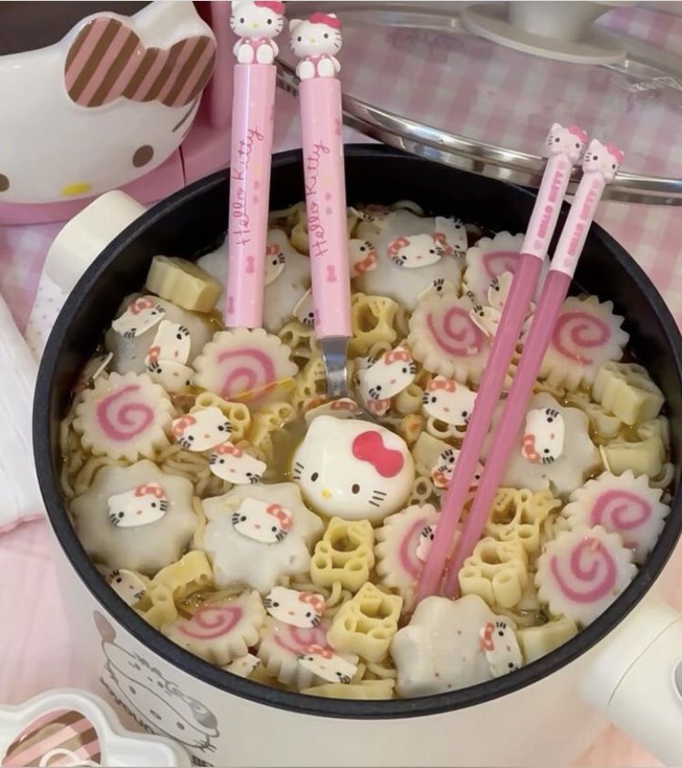 Hello Kitty pasta