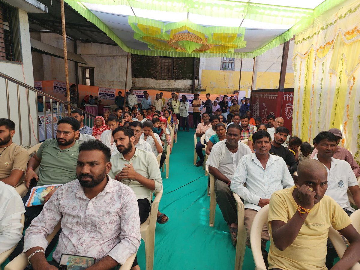 "જનસમસ્યાઓનું ત્વરિત નિરાકરણ માટેનું સ્થળ એટલે સેવા - સેતુ!"

"વિકાસ સપ્તાહ" અંતર્ગત ખેરાલુ નગરપાલિકા દ્વારા આયોજિત #SevaSetu અંતર્ગત ઉપસ્થિત રહી, કેન્દ્ર - રાજ્ય સરકારની વિવિધ જન કલ્યાણકારી યોજનાઓનો લાભ પ્રત્યેક ગામ તેમજ છેવાડાના માનવી સુધી પહોંચાડવા માટે આહ્વાન કર્યું. 

🔸 આ