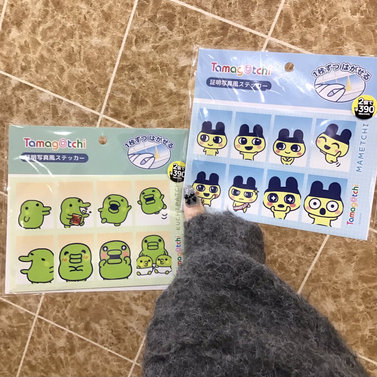 ⭐️新商品⭐️ たまごっちとのコラボ商品より《証明写真風ステッカー