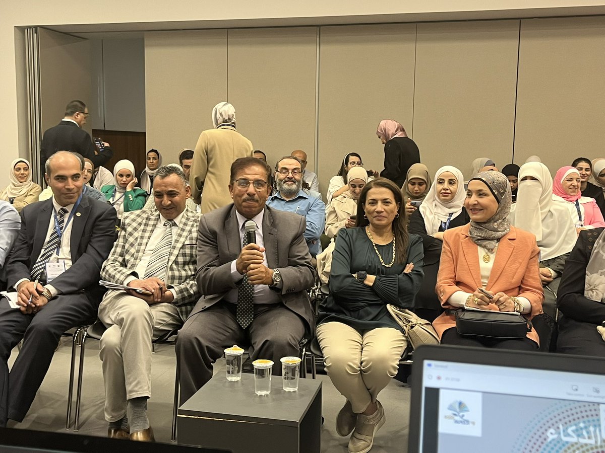 في الجامعة الاردنية العريقة اقدم محاضرة حول أثر الابتكارات التقنية على البرامج الاكاديمية والمجال